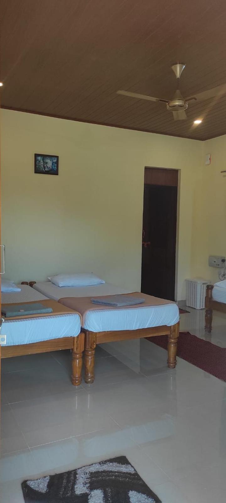 5 Mile Beach Resort Kumta Екстер'єр фото